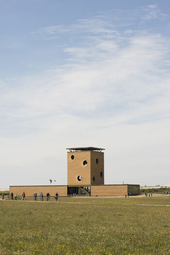 Het Inspiratiecentrum op de Brouwersdam bij het Grevelingenmeer. Foto door Architectenbureau Paul de Ruiter