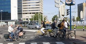 ‘Fietsen heeft voorrang’ in Rotterdam