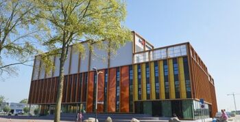Het 4e Gymnasium energieneutraal schoolgebouw in Houthavens Amsterdam