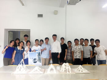 TU/e team bouwt ijstoren van 30 meter in Harbin China