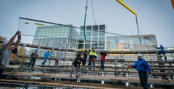 12 meter lange glasvinnen voor nieuwe entree Van Gogh Museum