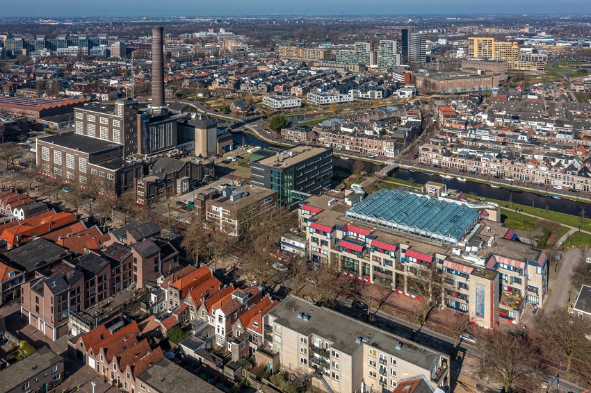 Energiepark Leiden met naast de energiecentrale het Stadsbouwhuis. Foto: Buro JP