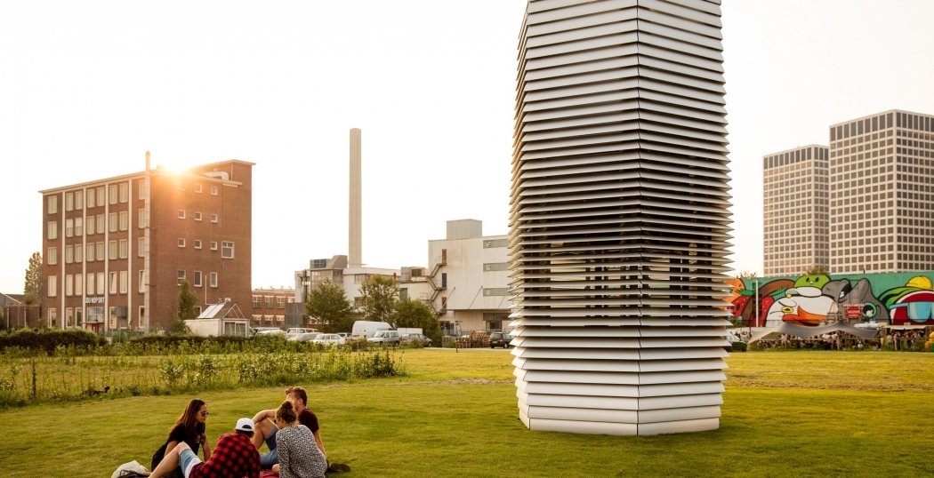 Eerste Smog Free Tower geplaatst in Rotterdam