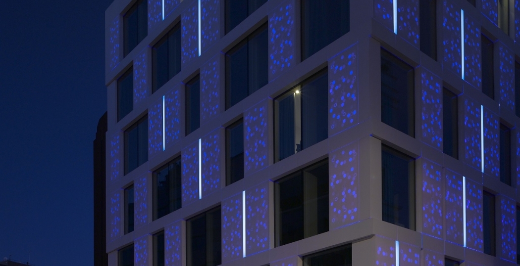 Gevel verlichting Motel One genomineerd voor Design Award