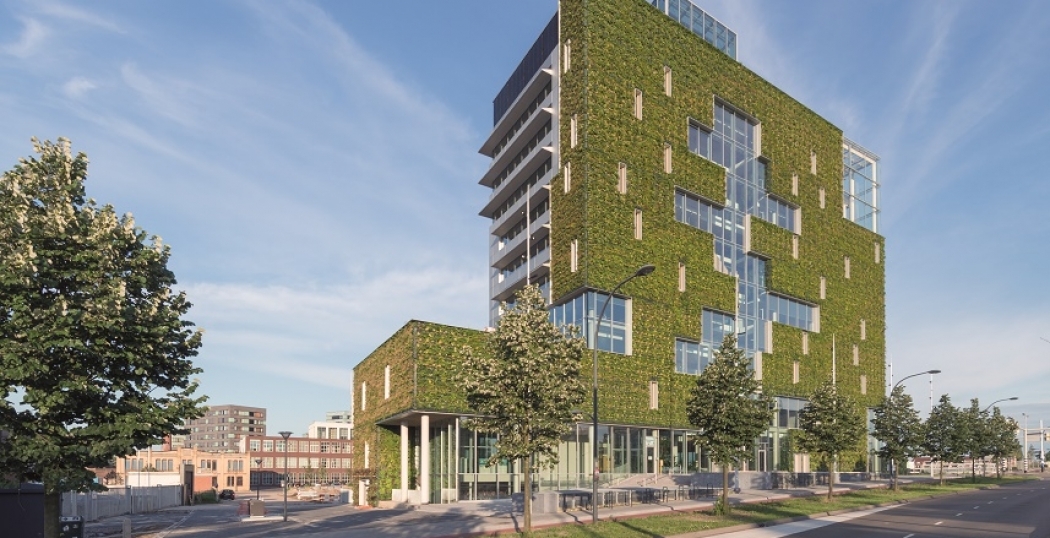 Modulogreen gevelsysteem op stadskantoor Venlo is grootste groene klimaatgevel ter wereld