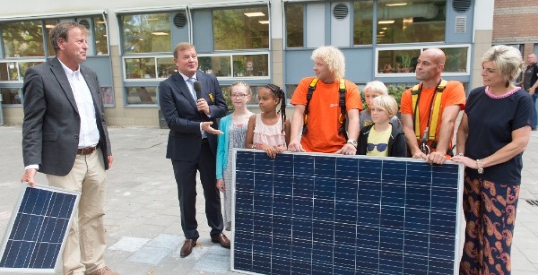 Schooldakrevolutie van start na installatie eerste zonnepanelen