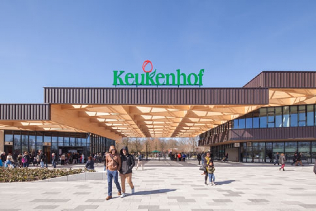 Houten poortgebouw voor Keukenhof