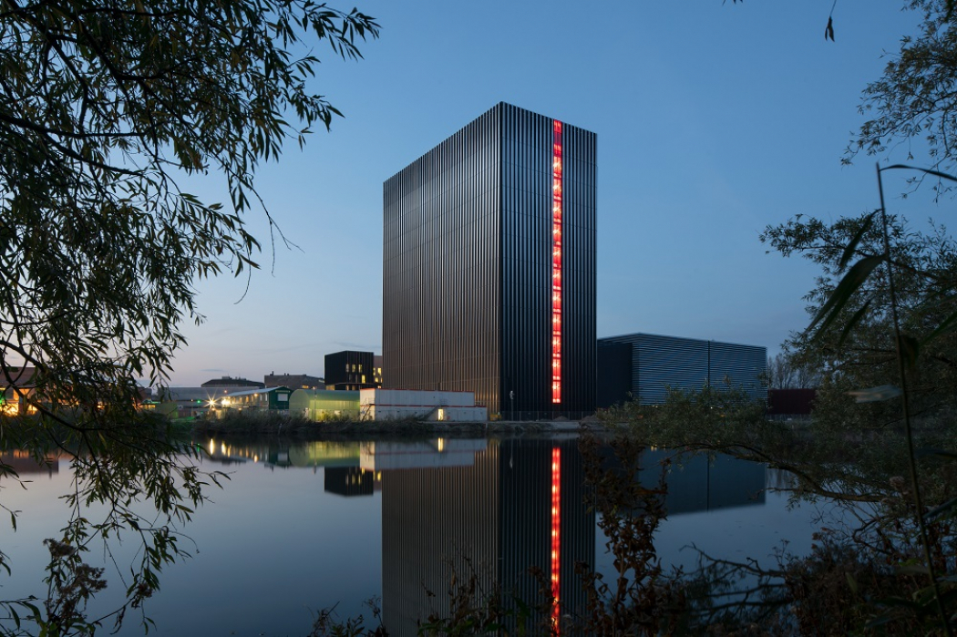 19 foto’s van een fotogeniek datacenter in Amsterdam