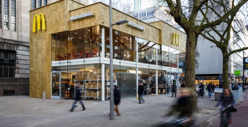 McDonald renoveerde restaurant aan de Coolsingel in Rotterdam