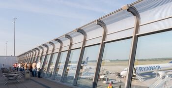 Nieuw Boulevard en gebouw voor Eindhoven Airport