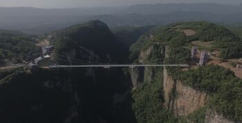 Langste glazen brug ter wereld gesloten wegens te veel bezoekers