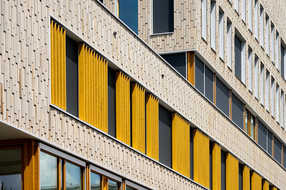 Houten gevel stadswinkel Tilburg